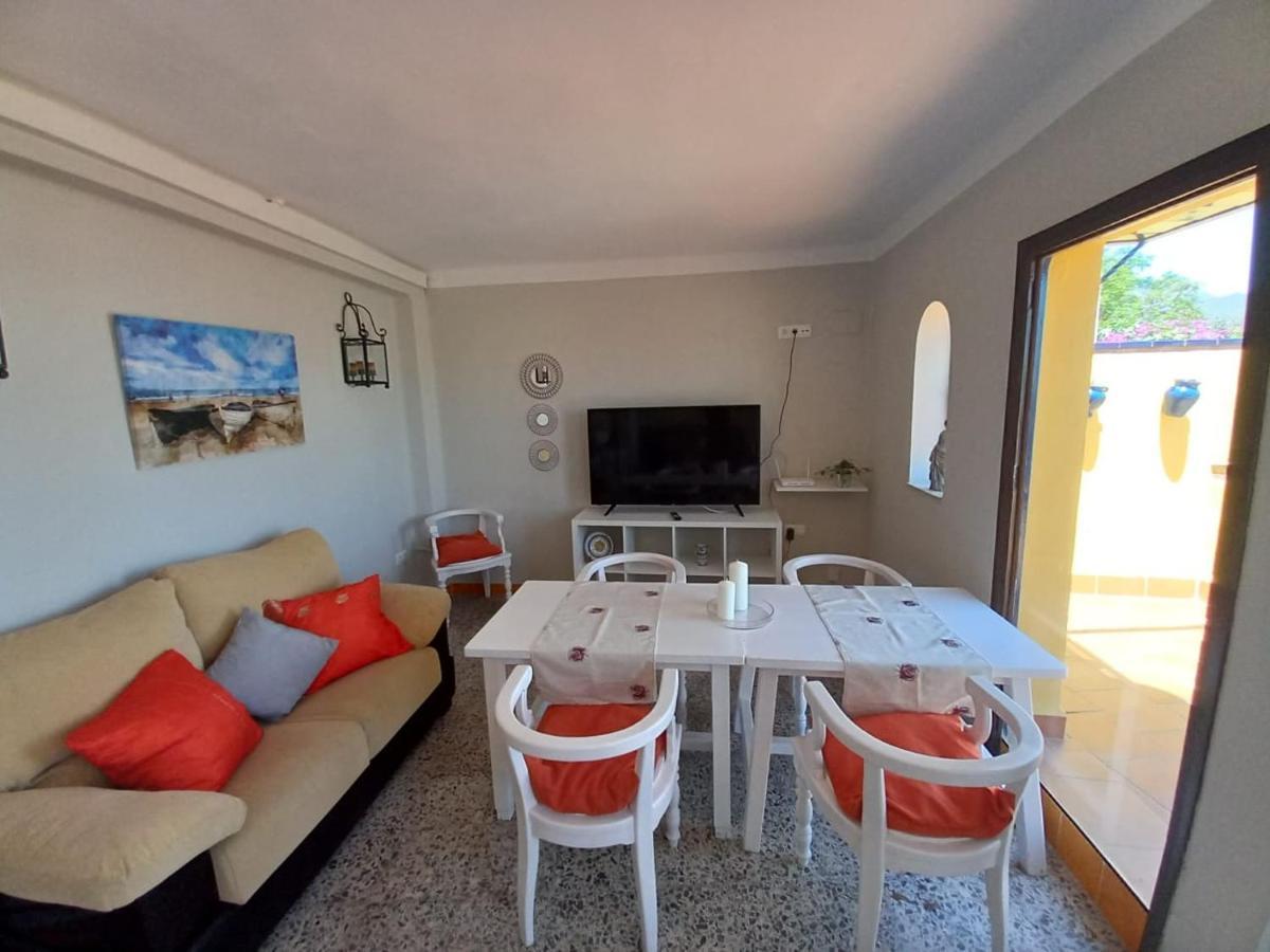 Casa Bueno Apartment Нерха Екстериор снимка