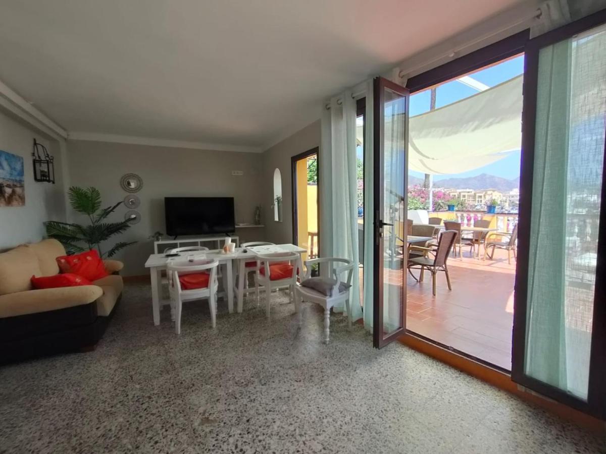 Casa Bueno Apartment Нерха Екстериор снимка